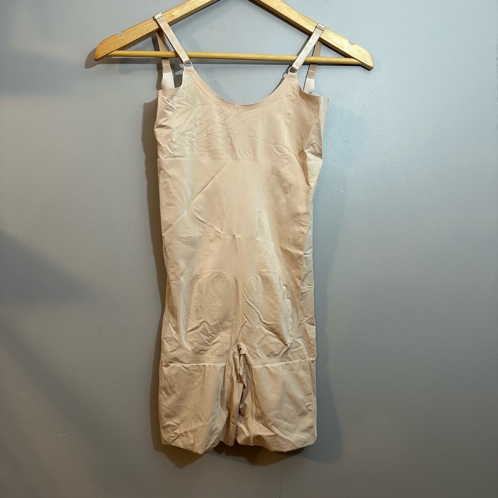 Spanx Open-Bust Mid-Thigh Bodysuit Size Large - Picture 6 of 7